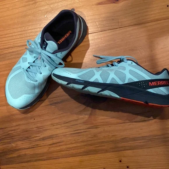 Merrell ladies walking shoes, aqua mesh uppers with soft comfortable sole, sz 10 - Picture 2 of 4